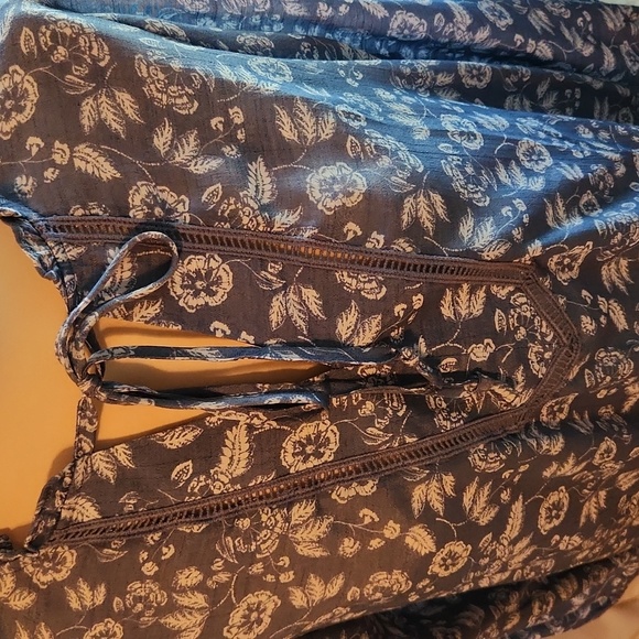 L/s floal blouse. - Picture 2 of 8